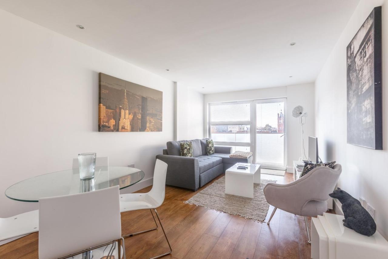 Luxury 2-Bed Flat Parking And Close To The Tube London Exteriör bild