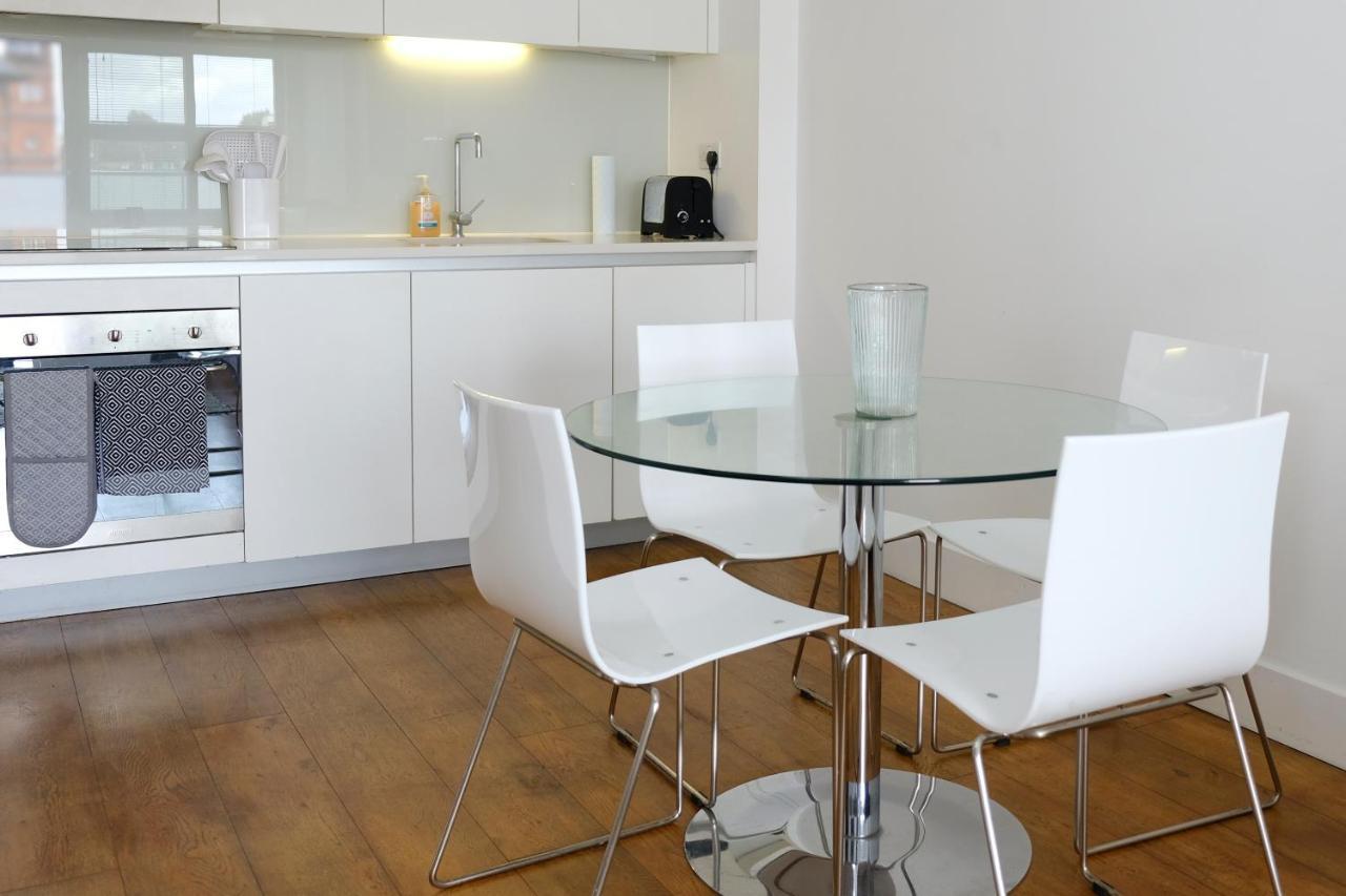 Luxury 2-Bed Flat Parking And Close To The Tube London Exteriör bild